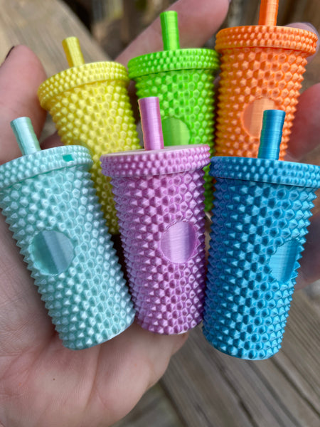 studded tumbler keychain with screw top lid